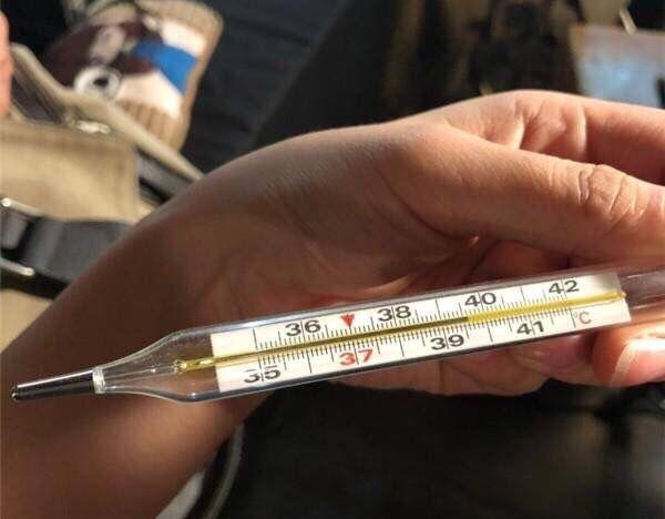 现在发烧药店不给买退烧药吗