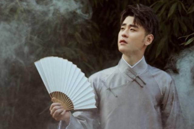 张云雷孔瑶竹亲密照