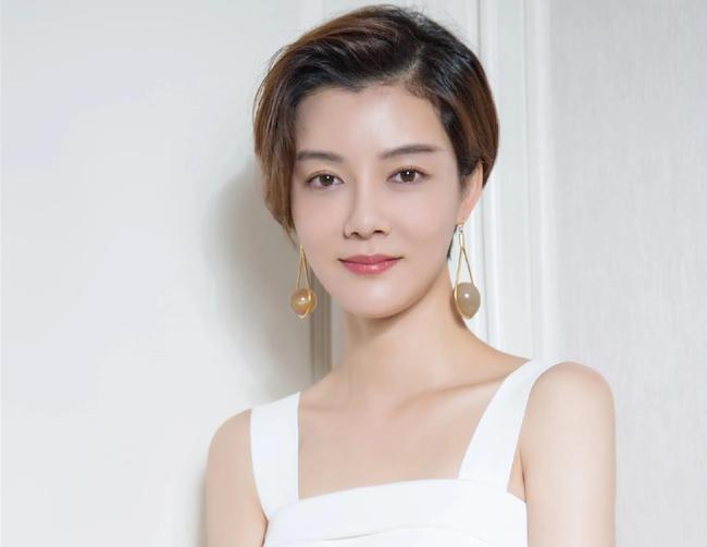 车晓现任丈夫照片在哪看?下面就跟小编来详细了解一下吧!