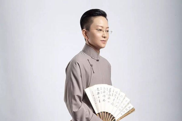 冯蕴和王佩瑜什么关系冯蕴被说是王佩瑜的同性爱人