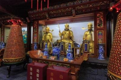 女人为什么不能拜财神! 念三遍就马上发偏财咒语