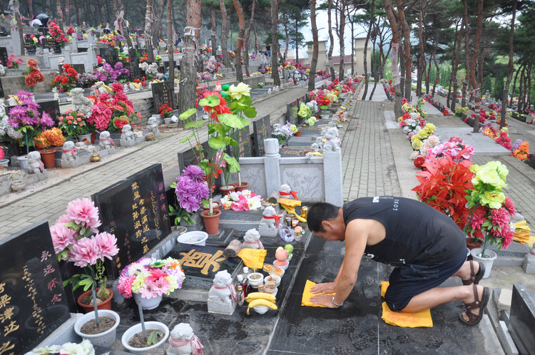 上元节上坟图片图片