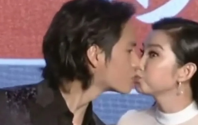  陈坤和李冰冰接吻