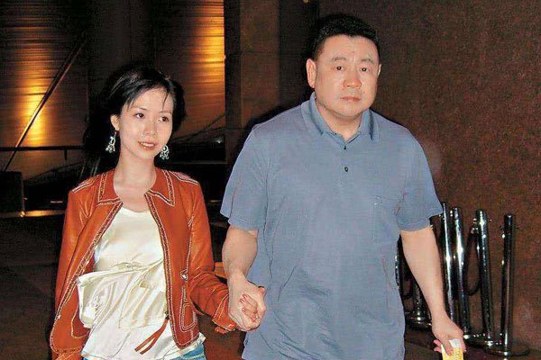 刘銮雄为什么塞关之琳高尔夫球_香港刘銮雄关之琳高尔夫