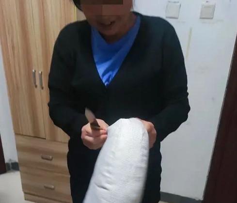 女子没下单却收到数十个包裹