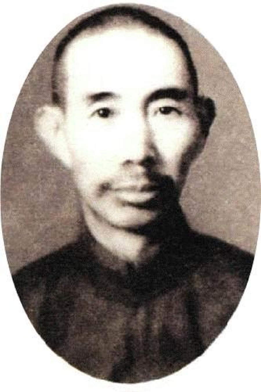 他创造了云南白药，却因不交配方而死，配方至今被国家列为绝密