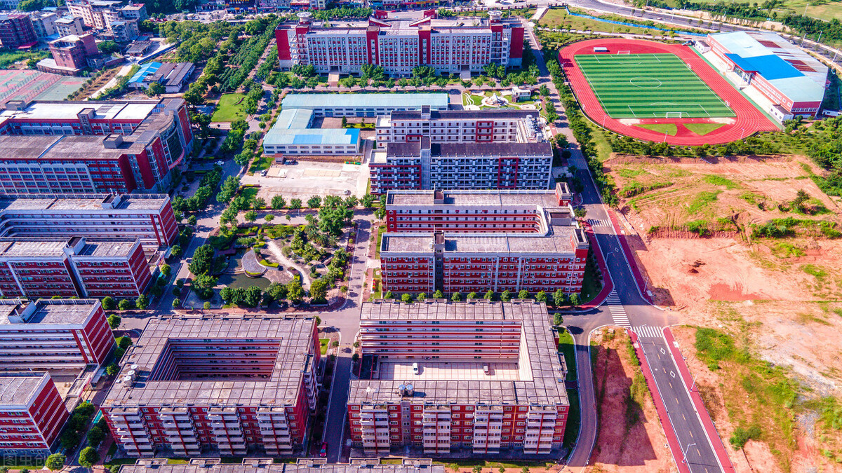 重点大学为什么都有附属中学呢?原因有3点,很多人都理解错了