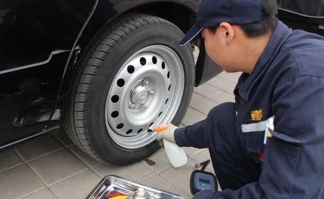 汽车轮胎多久换一次?我来告诉你
