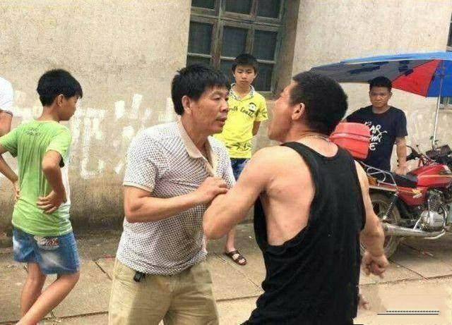 在农村家庭里,你认为舅舅和叔叔那个更亲