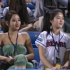 行为心理学为你解密:男女抖腿的不同心理原因