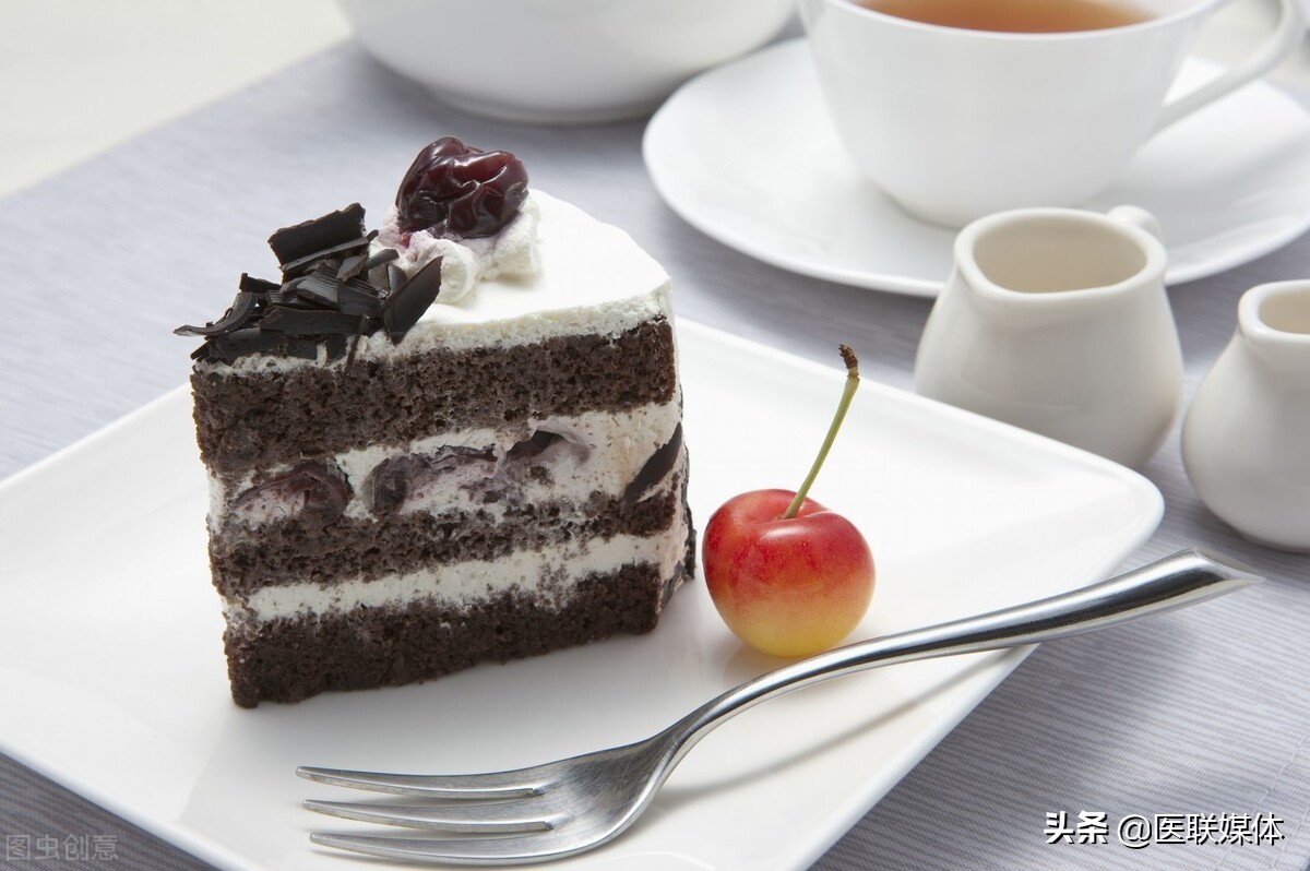 上了年纪突然爱上吃甜食?找清楚原因,能少吃就少吃