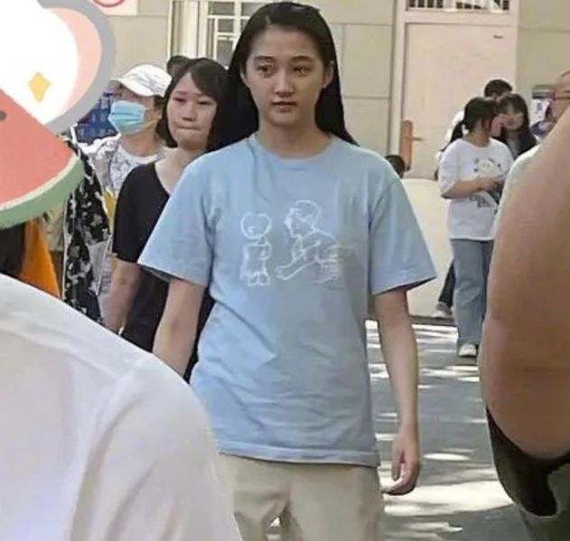 镜子中的样子是不是自己真实的颜值?