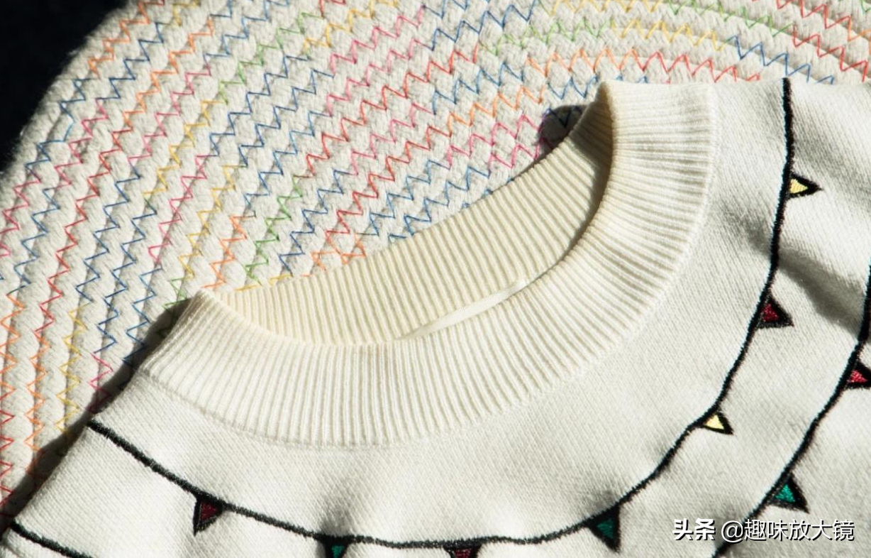 新买的衣服要不要洗了再穿？听服装老板说完，幸亏自己没跟风