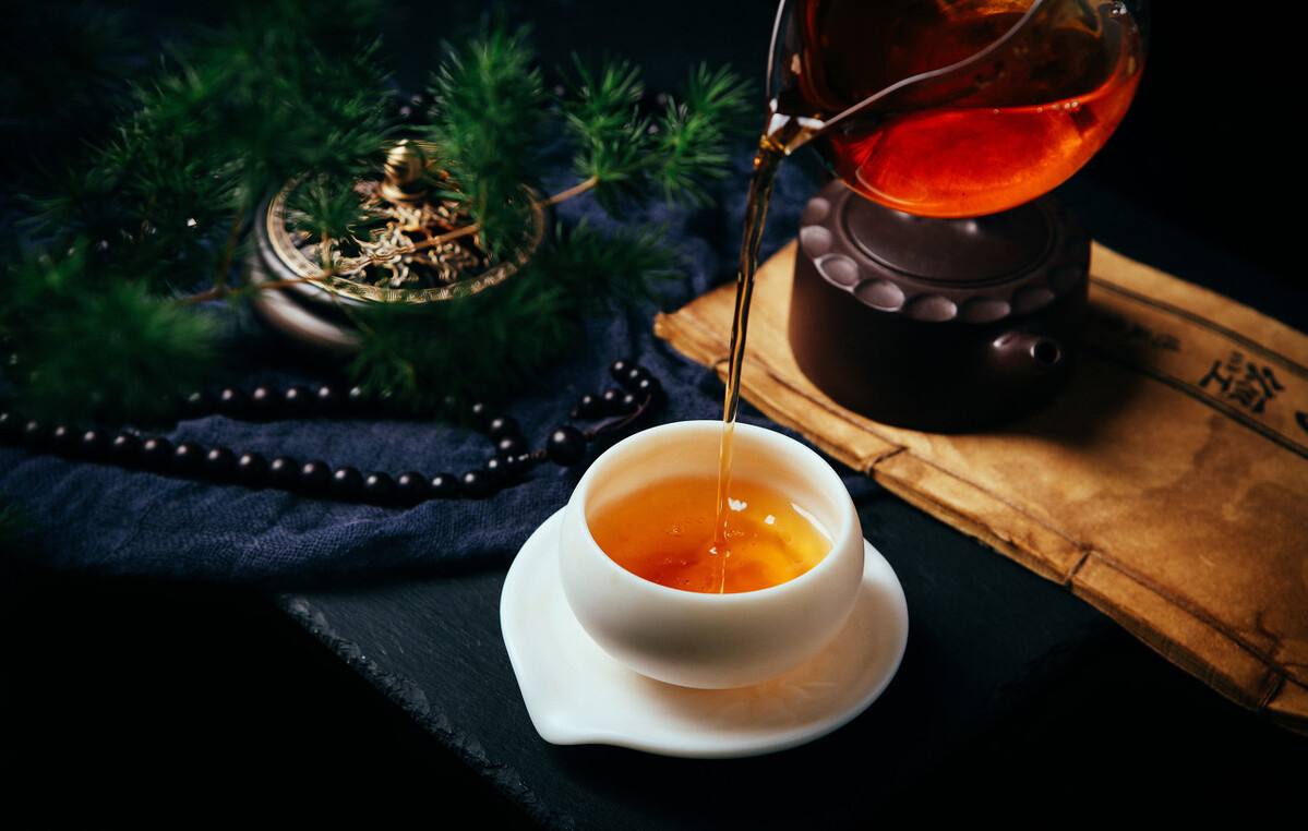 重阳节还在乱喝茶？马上入冬了，喝什么茶更养生？专家：3茶适合