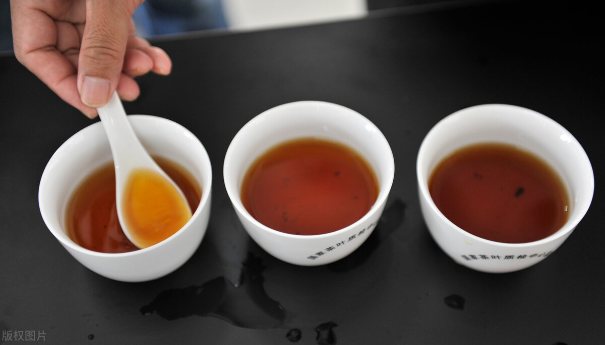 重阳节还在乱喝茶？马上入冬了，喝什么茶更养生？专家：3茶适合