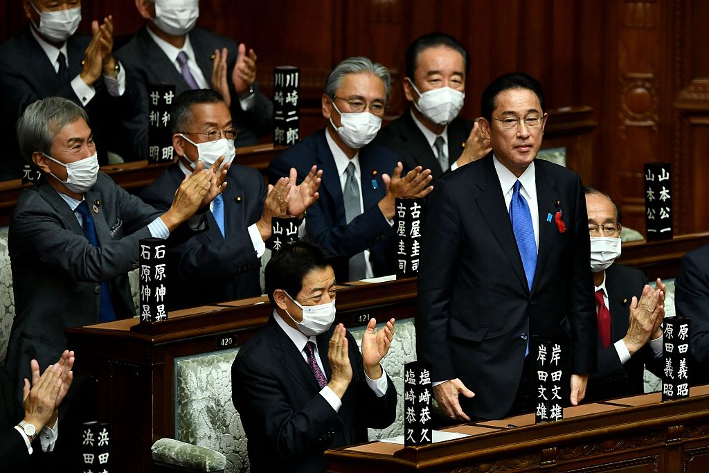 日本新首相岸田上台第一件事就是发钱。