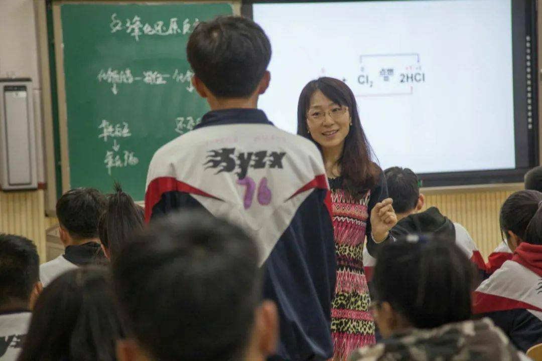 教育部：将进一步加强校服采购管理