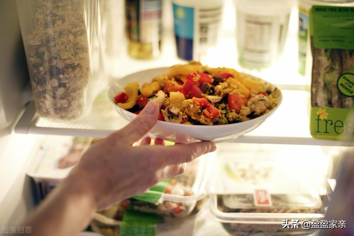 真的不能将温热的饭菜放到冰箱中吗?