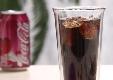 可乐放多久不能喝 喝不完的可乐怎么办