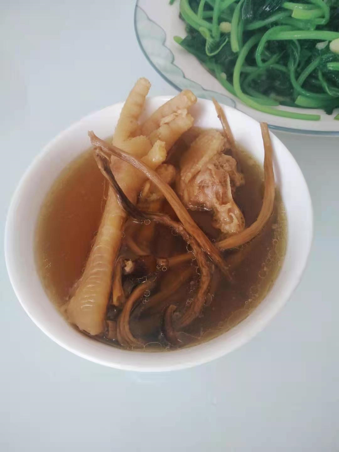 茶树菇炖鸡汤,味道真鲜美