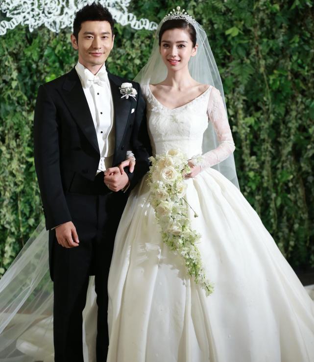 Baby被曝深夜发文我离婚了，官宣和黄晓明离婚，本尊现身辟谣