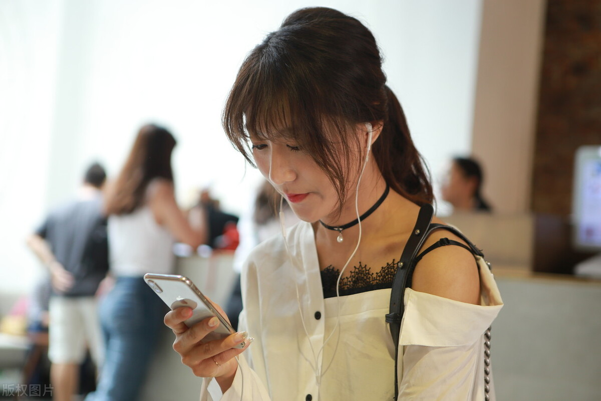 第一次一个人出去旅游怎么找伴游