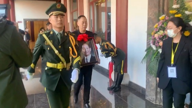 袁隆平院士今日在长沙安葬（老先生一路走好）