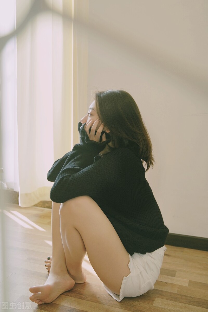 女人经常出轨，被丈夫知道后，跪求丈夫原谅