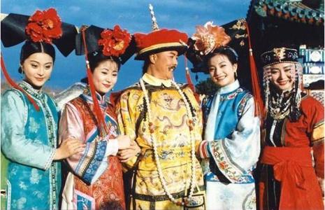 《还珠格格》:乾隆喜欢小燕子的原因,都藏在这些细节里