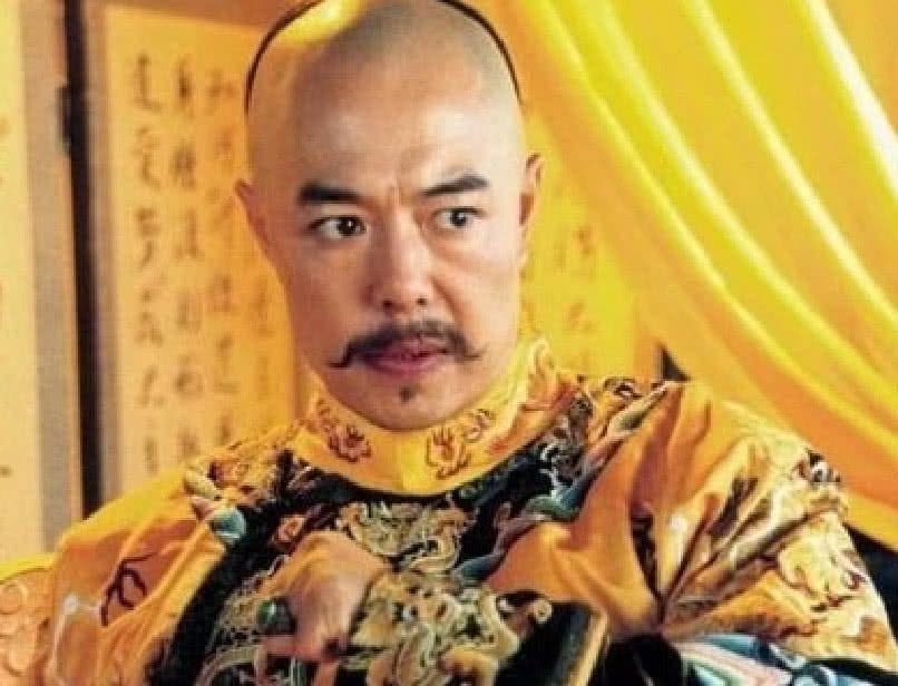 《还珠格格》:乾隆喜欢小燕子的原因,都藏在这些细节里