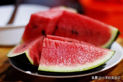 伏天将至,这7种水果要多吃,现在正当季,清火消暑,便宜又营养