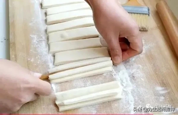 放了“它”,出锅的油条个个空心酥脆,别怪早餐店师傅守口如瓶
