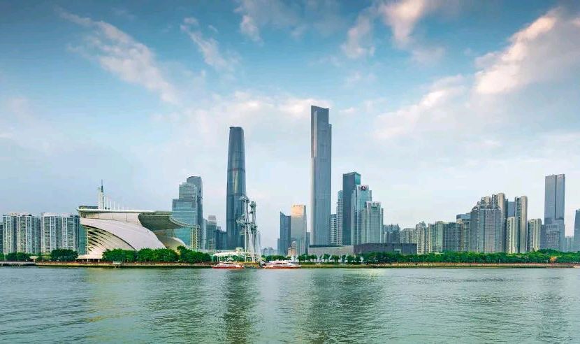 广州“第一高楼”造型很奇特!法国游客十分不解:这设计太奇怪