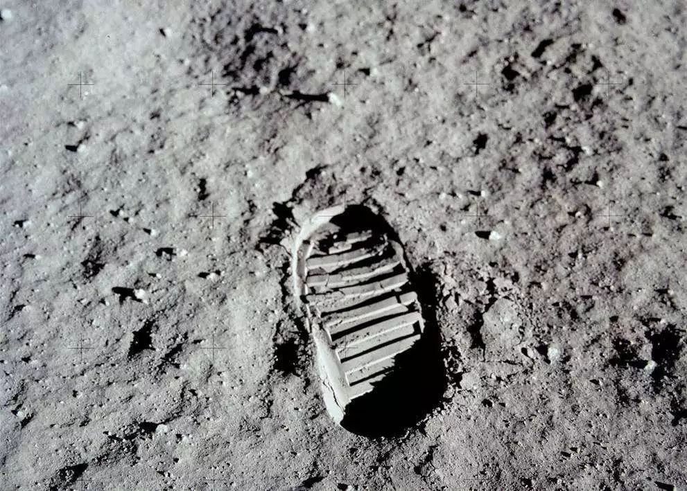 50年过去了,究竟人类登月没有?外星人警告不要再登月?