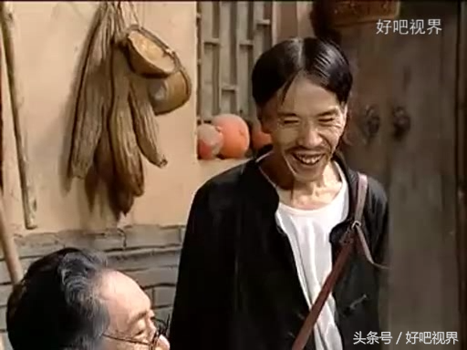 半仙一看他的长相就是天生的光棍命