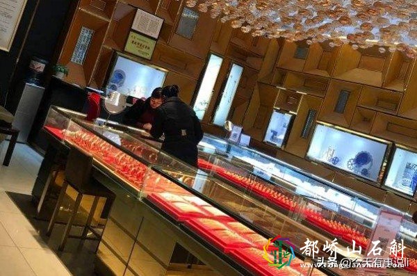 满大街的黄金首饰店,他们的利润到底有多大
