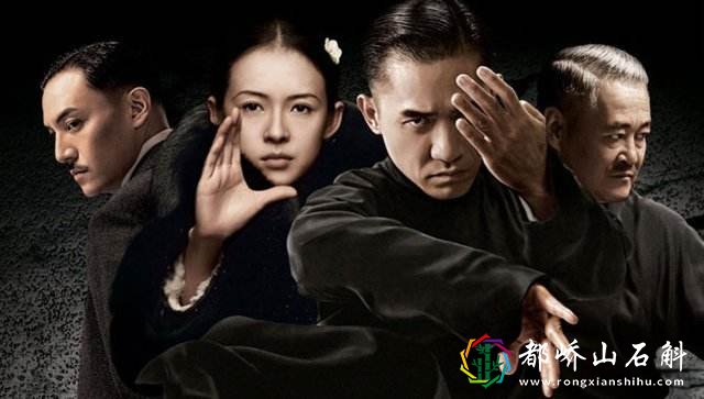 共读《白色游泳衣》:沾水即透的白色游泳衣,一触即发的侠客风骨