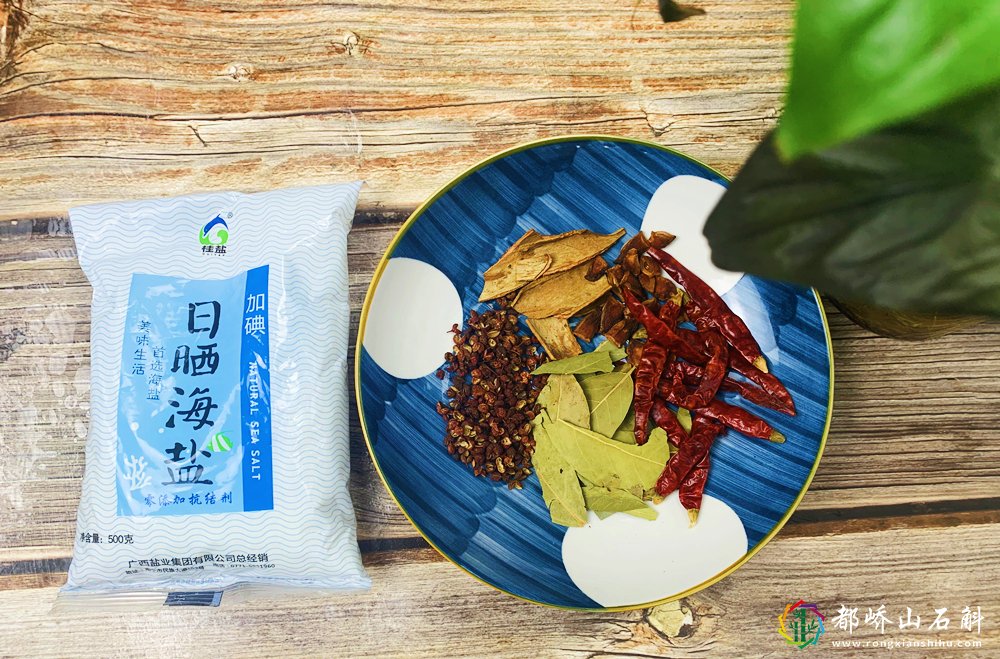 腌腊肉时,盐和调料比例告诉你,晾晒前多加一步,腊肉越放越香