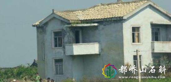 悬疑故事：中年男子病危，却致邻居家破人亡，风水先生道出真相