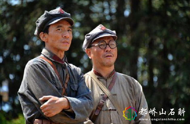 台籍老人回大陆探亲,说出名字中央立刻下令:恢复党籍享退休待遇