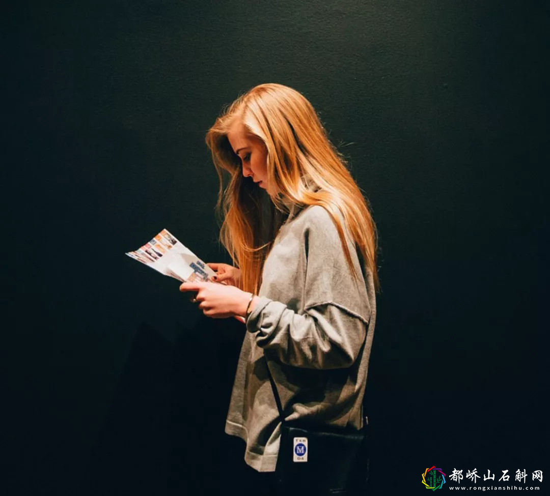论双性恋女生的内心世界 | 如何判断自己是不是双性恋?