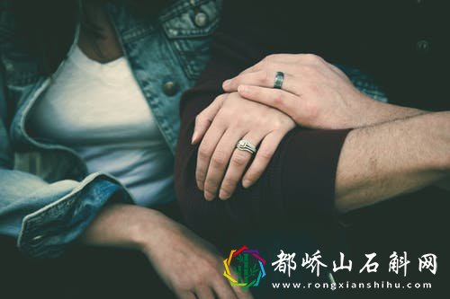 能让男人吃醋的朋友圈怎么发【让男朋友吃醋的办法】
