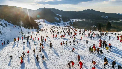 300万能建小型滑雪场吗1