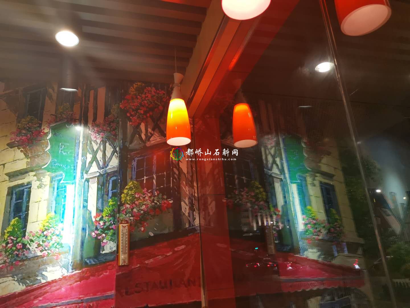 一个男生总是看你却不接近你【男生经常看我但不主动