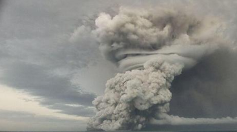 汤加火山喷发或致中国夏季雨带偏南(汤加火山喷发或会持续数周或数月)