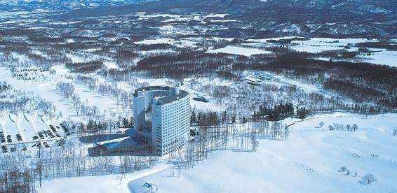 北海道札幌知名雪山裂开了(北海道首府札幌)