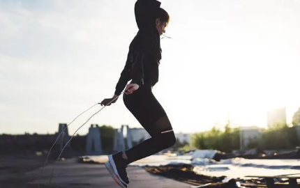 跳绳减肥的正确方法一天跳多少能达到效果	2