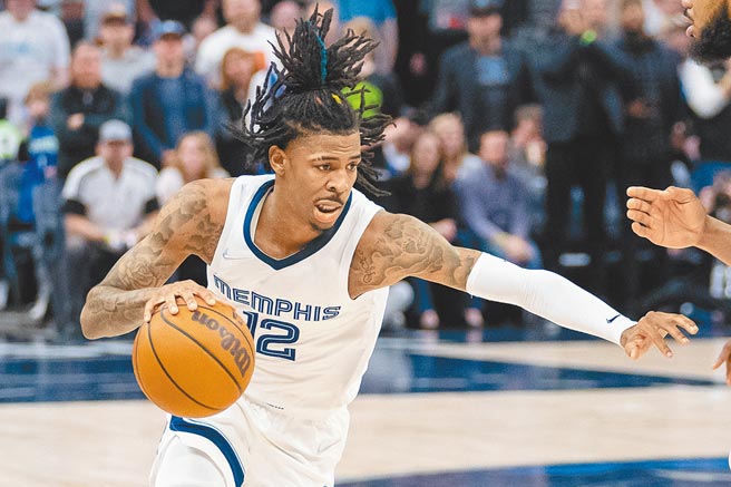 灰熊当家球星莫兰特力压马刺穆雷，获选NBA年度最佳进步奖。（路透）