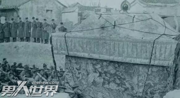 慈禧死后一年下葬为什么身子不烂