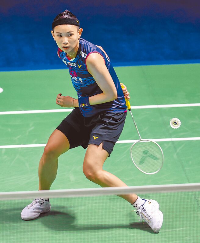 戴资颖在印尼公开赛闯过头关，还秀了一手背后回球美技。（Badminton Photo提供）